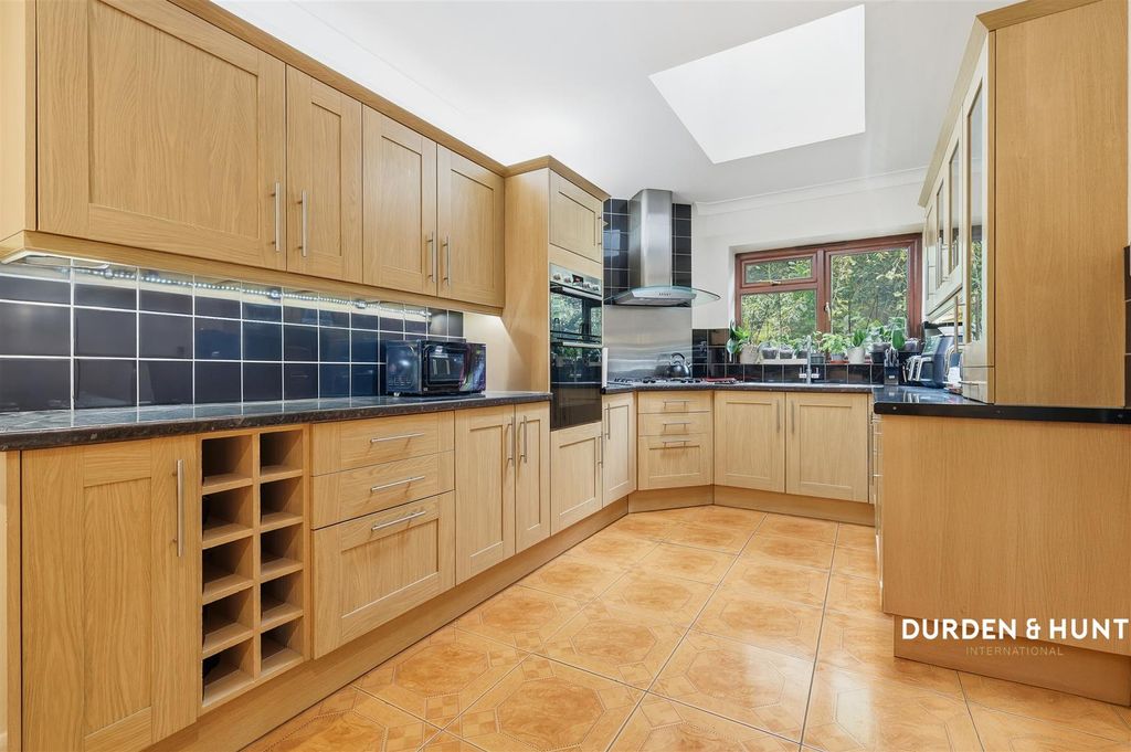 Property photo 3 of 22 Northumberland Avenue