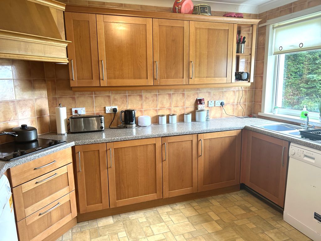 Property photo 3 of 18