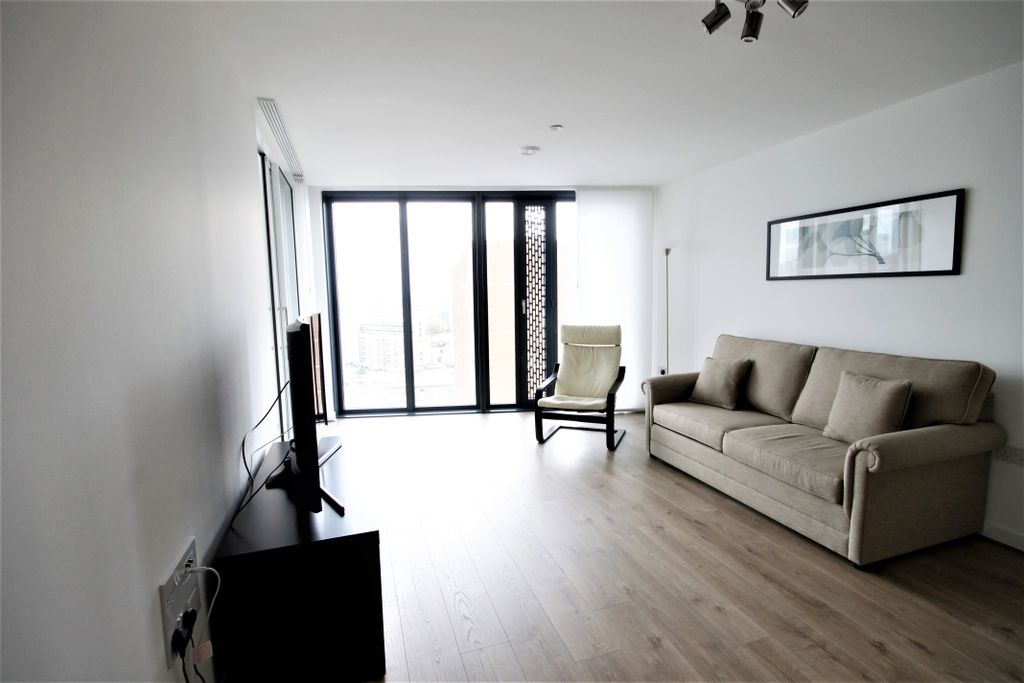 Property photo 2 of 11 E80 Unex Tower 013