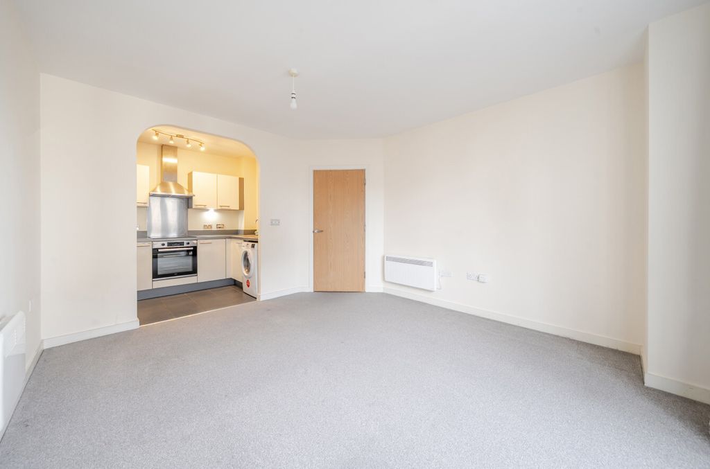 Property photo 2 of 13 1375552-3-690A241...