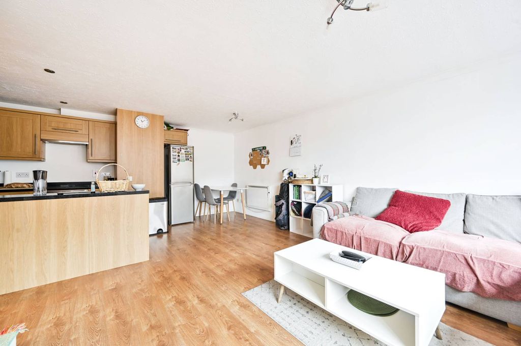 Property photo 1 of 8