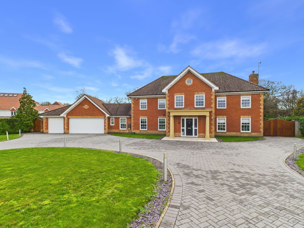 Property photo 1 of 24 5 Bedroom Detached Property To Let