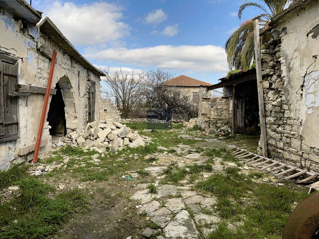 Property photo 3 of 23