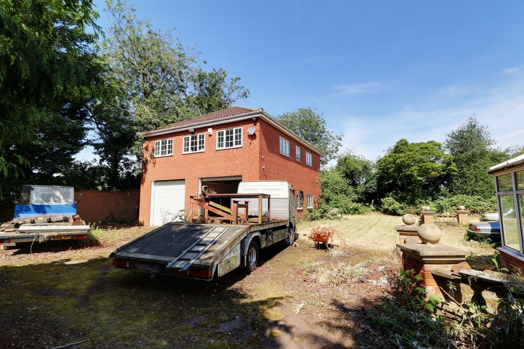Property photo 2 of 23
