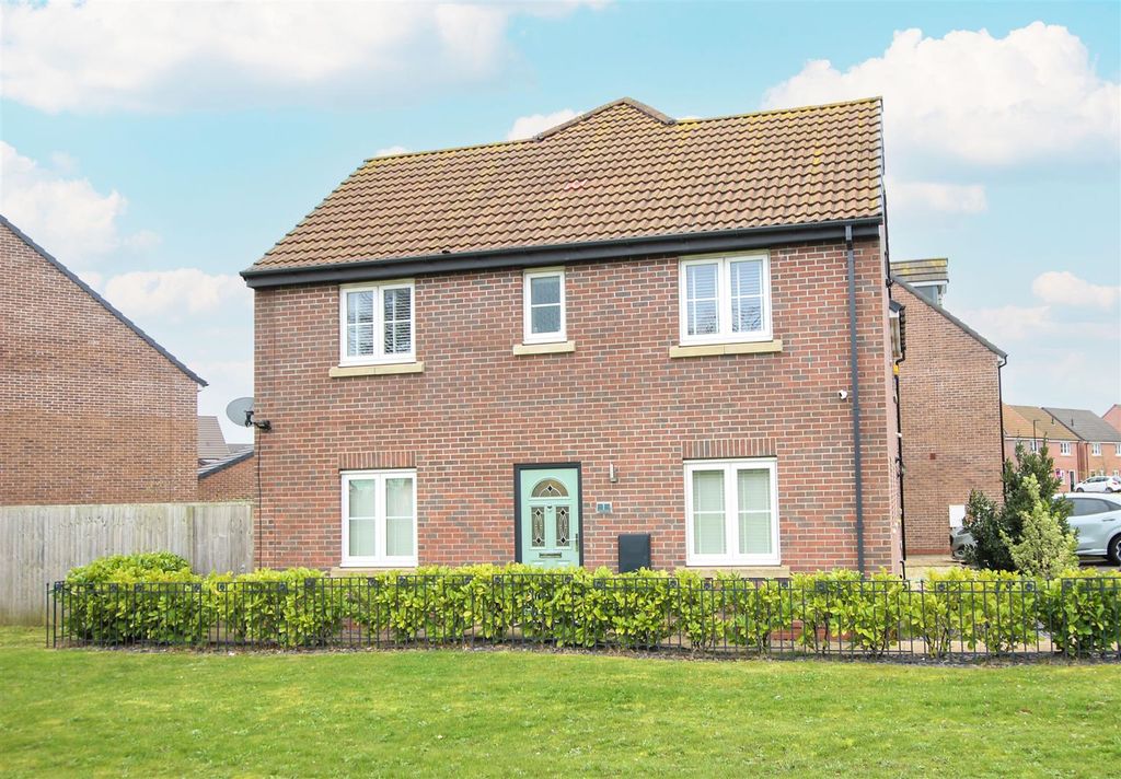 Property photo 1 of 17 Front