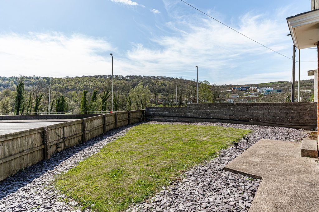 Property photo 3 of 26