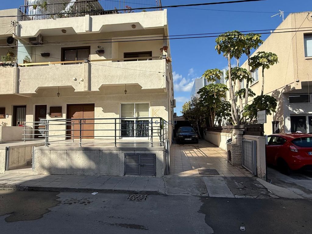 Property photo 2 of 21