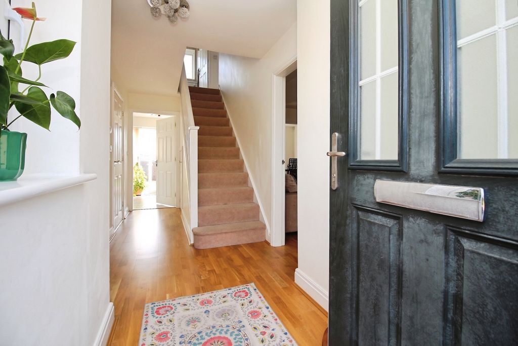 Property photo 3 of 27