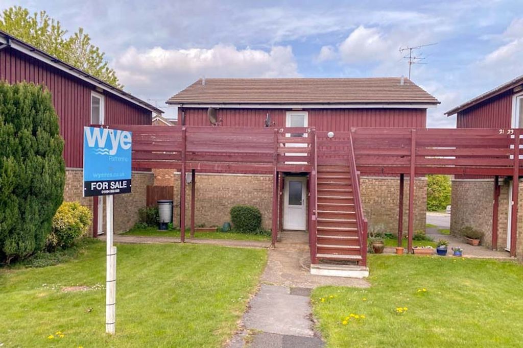 Property photo 1 of 10 Photo 9