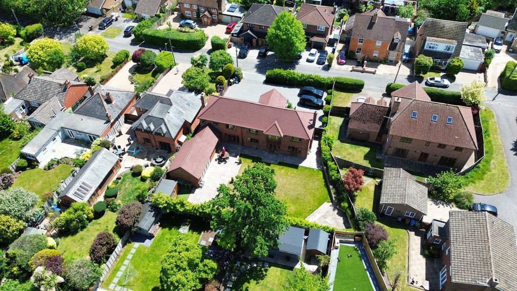 Additional image 24 of 6 bed detached house for saleBeehive Lane, Binfield, Bracknell, Berkshire RG12