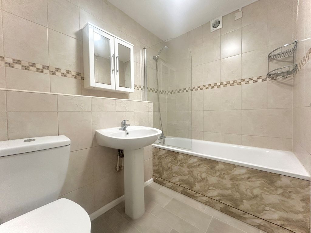 Property photo 3 of 10 7
