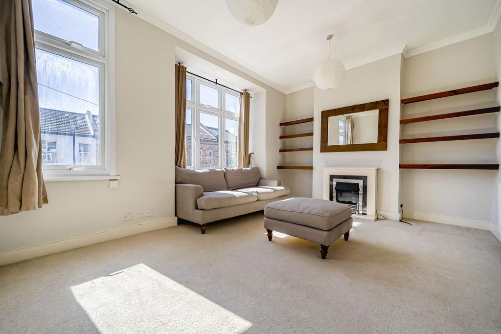 Property photo 2 of 16 Picture 2