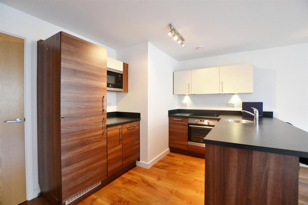 Property photo 2 of 10