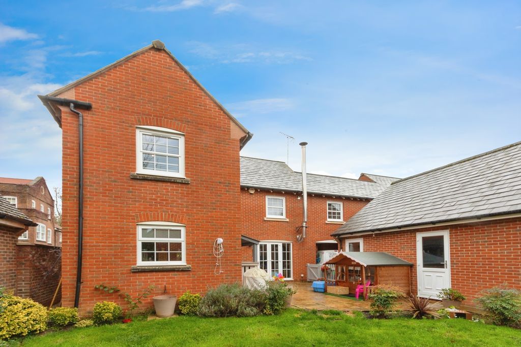 Property photo 2 of 23 Photo