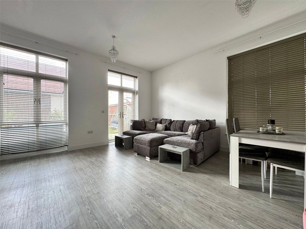 Property photo 2 of 14 Picture No. 23