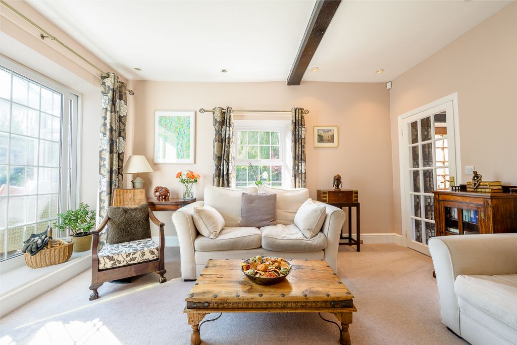 Property photo 2 of 18 Derwent House-35