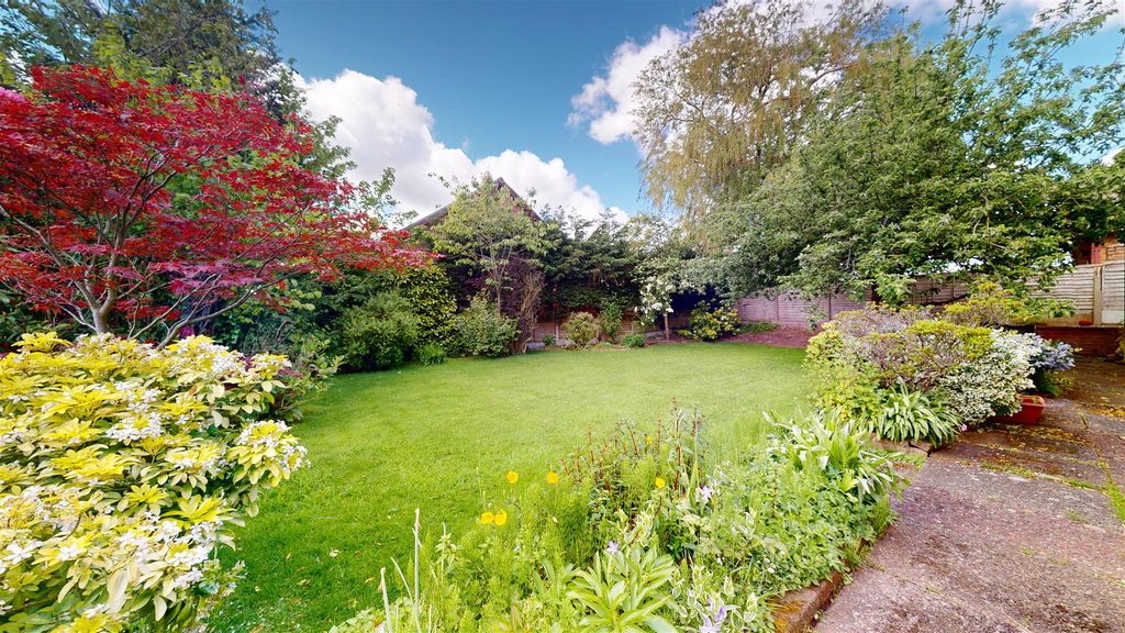 Property photo 3 of 39 Villiers Crescent Rear Garden