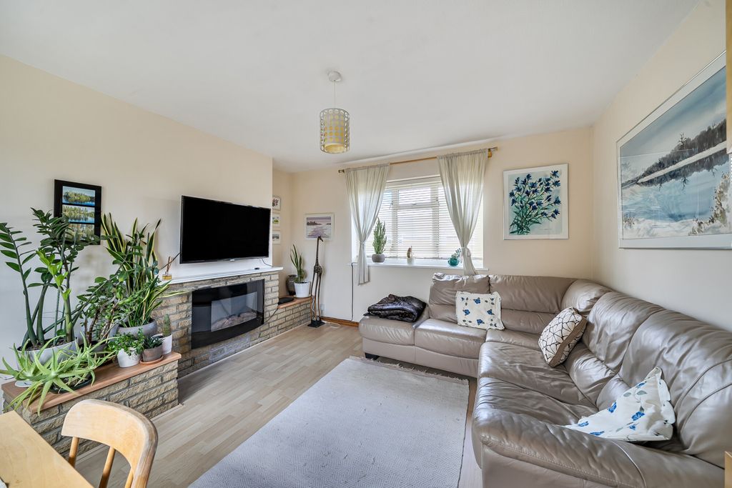 Property photo 2 of 20 1346626-2-68B04Fc...