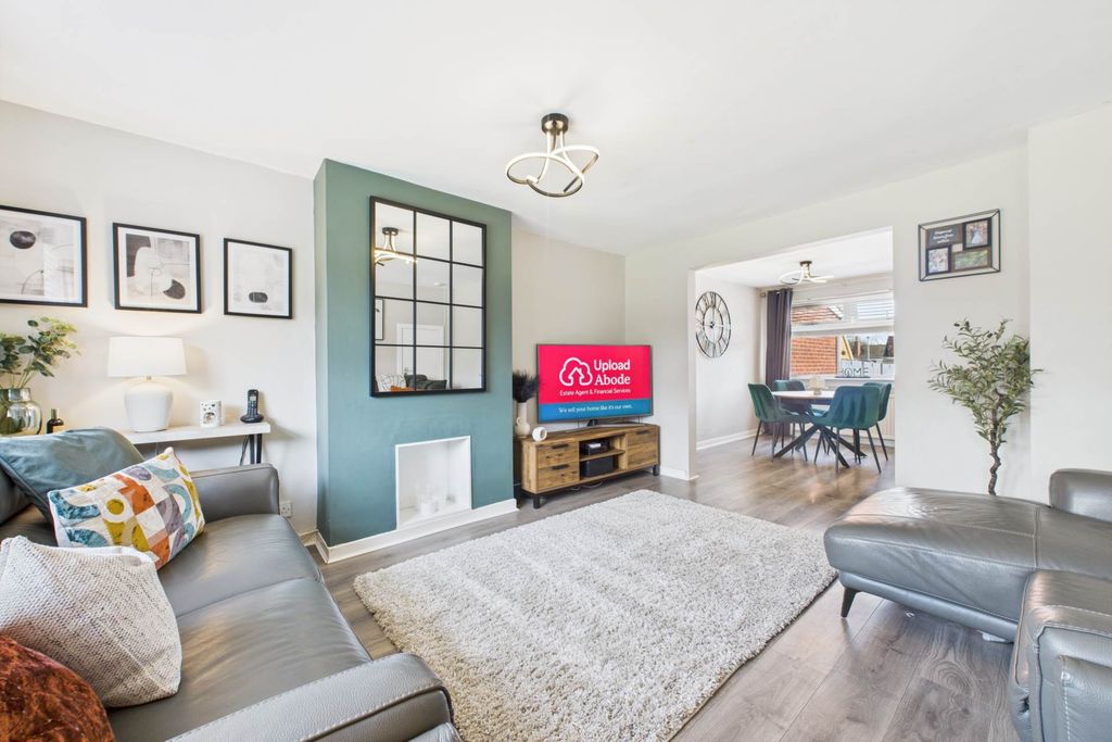 Property photo 2 of 26