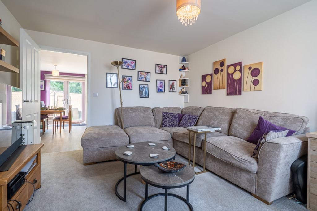 Property photo 2 of 17 5296573
