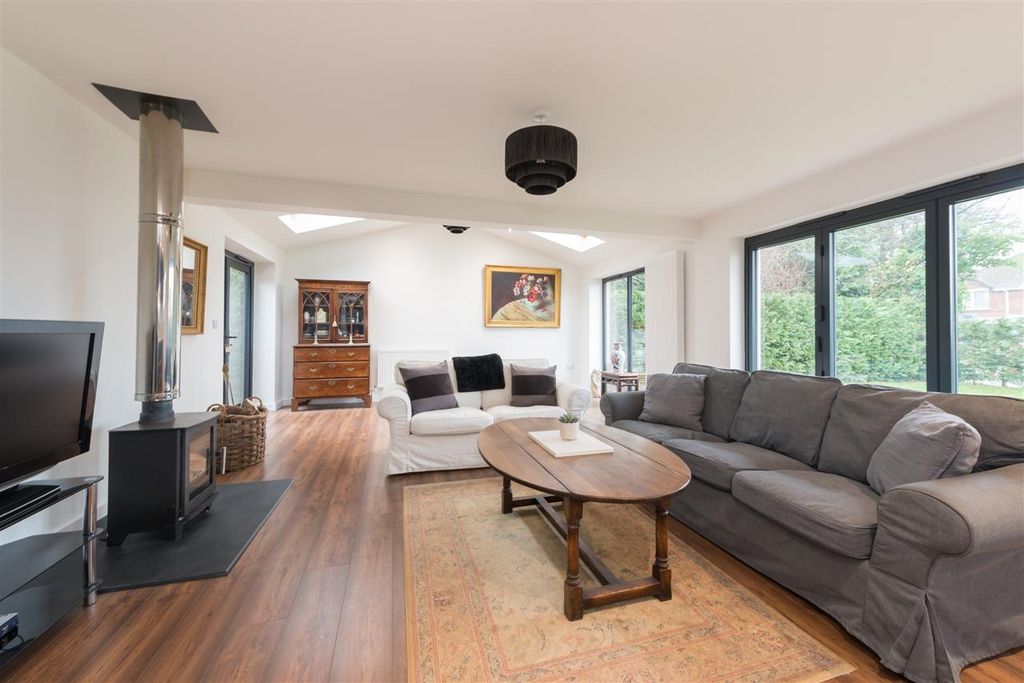 Property photo 2 of 21