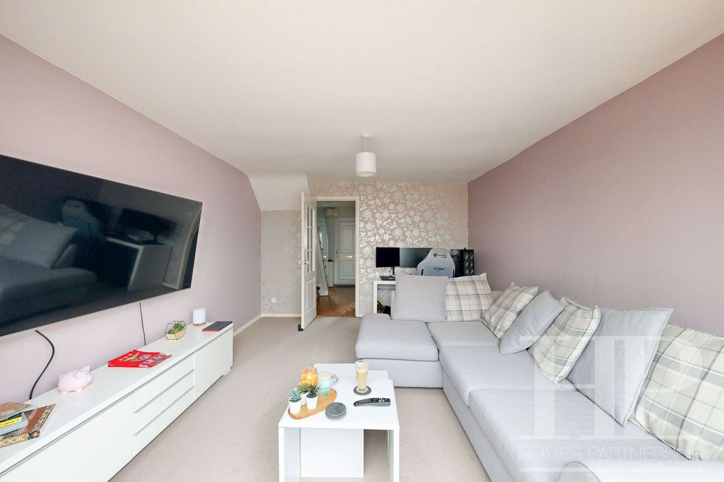 Property photo 2 of 21