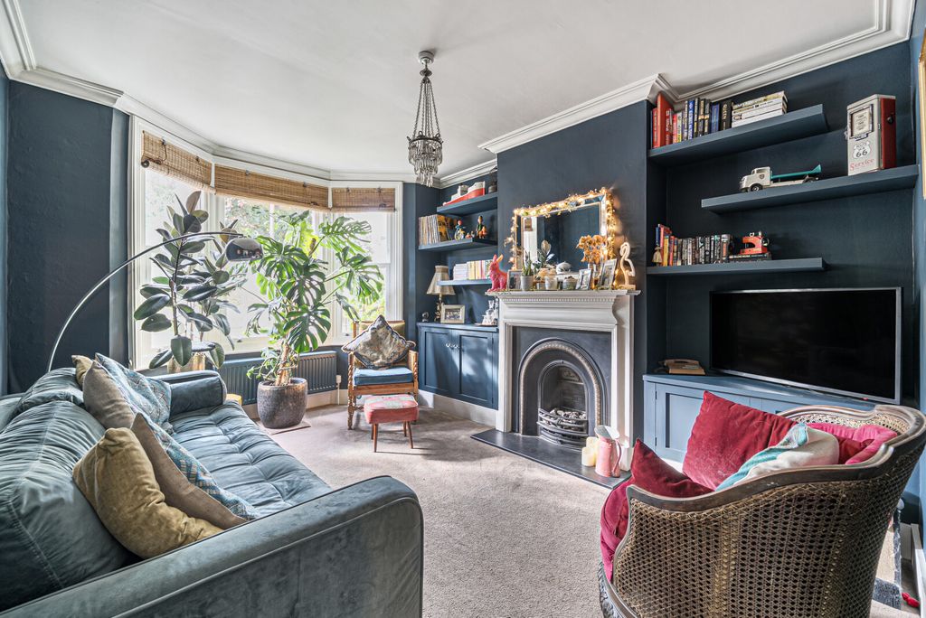 Property photo 2 of 14 Sitting Room