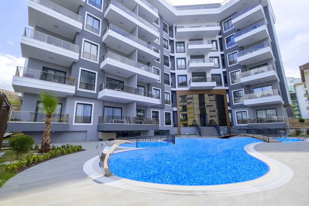 Property photo 2 of 27 4-Bed Sea View Alanya Penthouse - Large Outdoor Pool