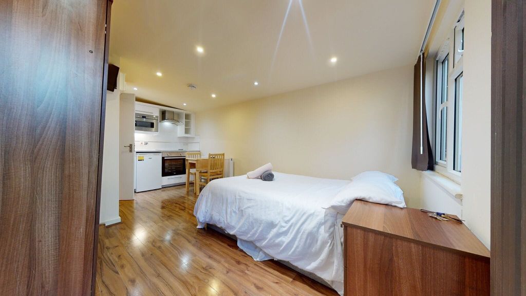 Property photo 1 of 5