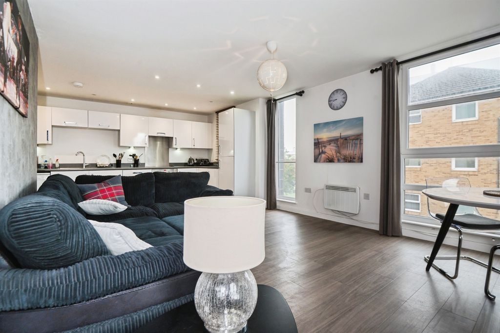 Property photo 3 of 13