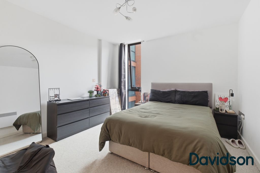 Property photo 3 of 10 1 New