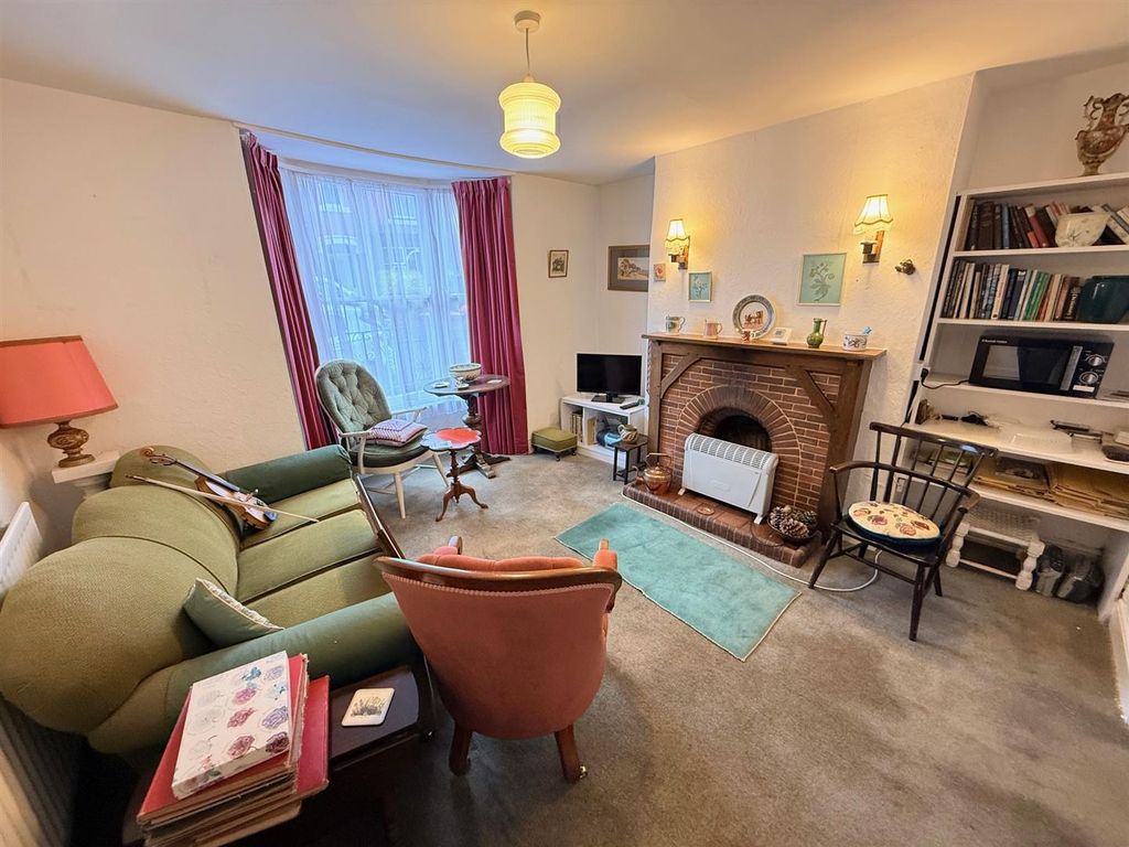 Property photo 2 of 11