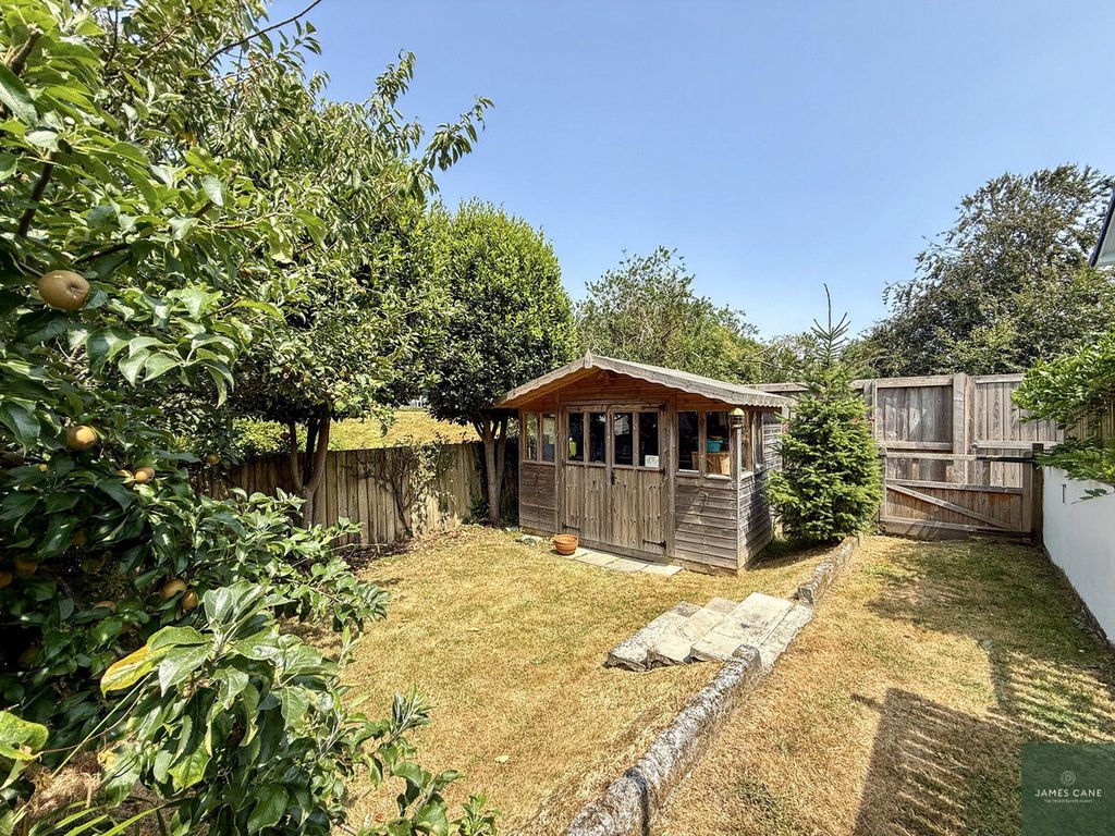 Property photo 3 of 25