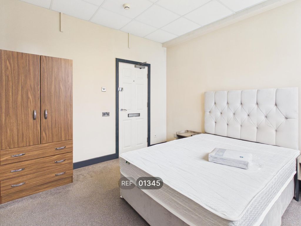 Property photo 3 of 14 Bedroom