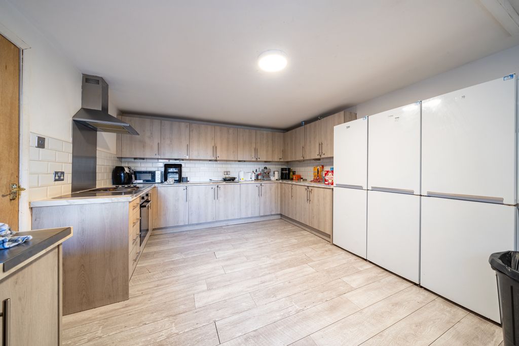 Property photo 3 of 24 25241-09 Langham House_008