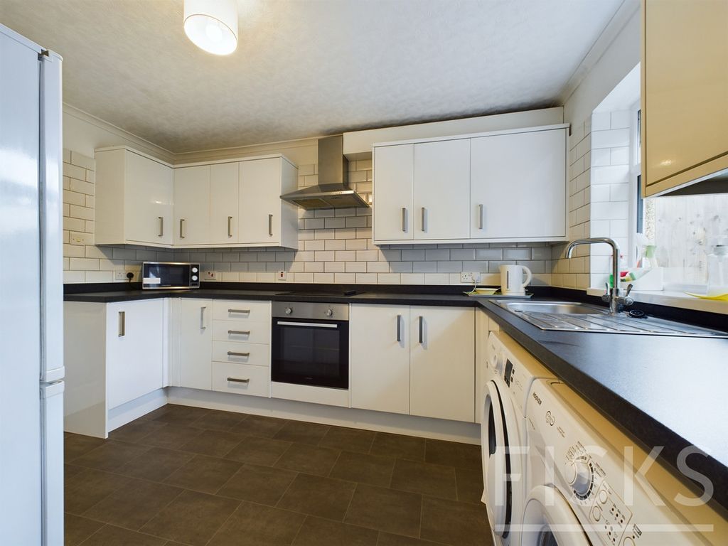 Property photo 2 of 16