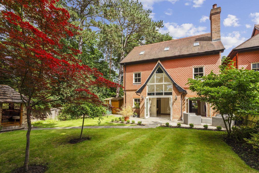 Property photo 2 of 11