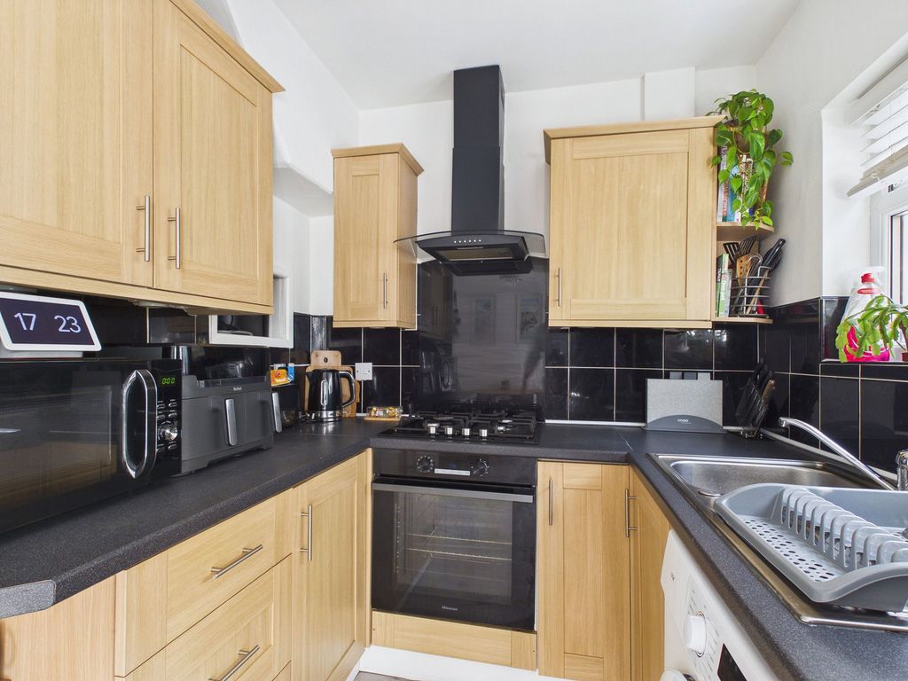 Property photo 3 of 11