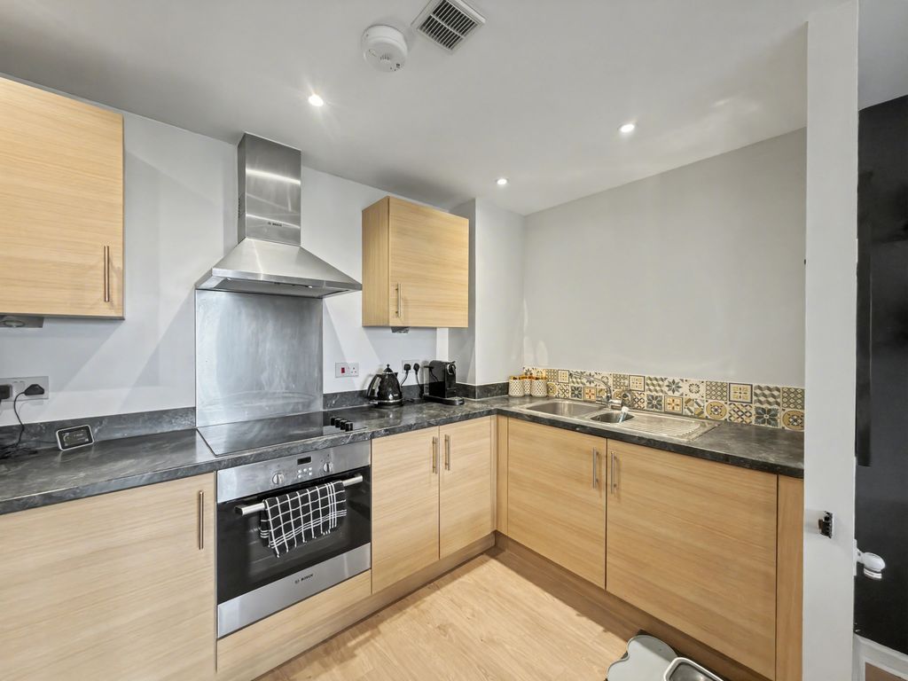 Property photo 3 of 21