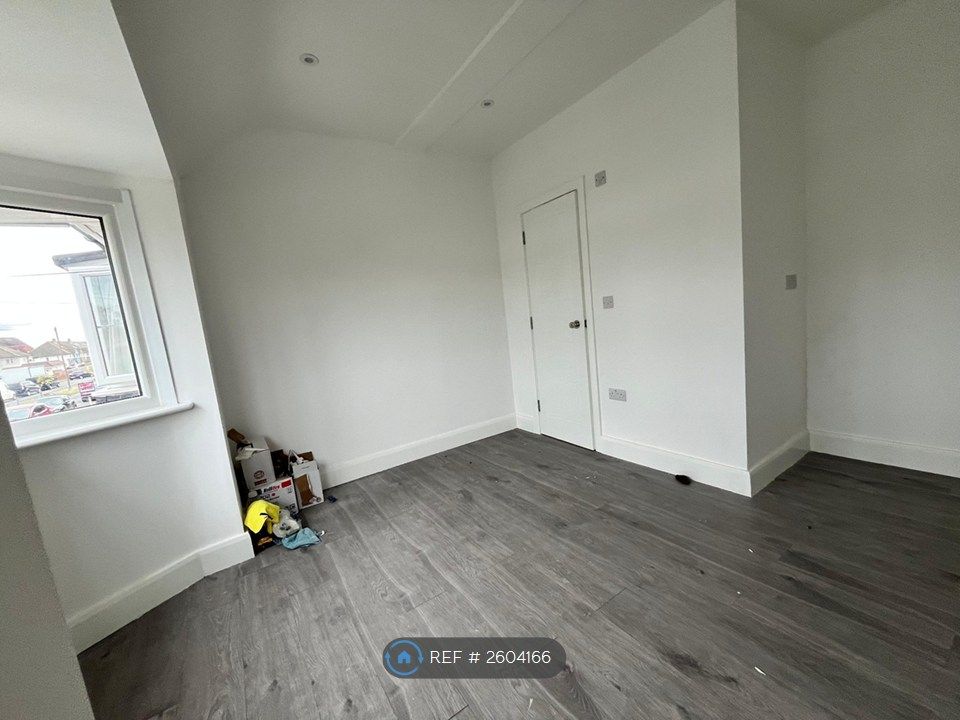 Property photo 3 of 16 Room1-Ensuite
