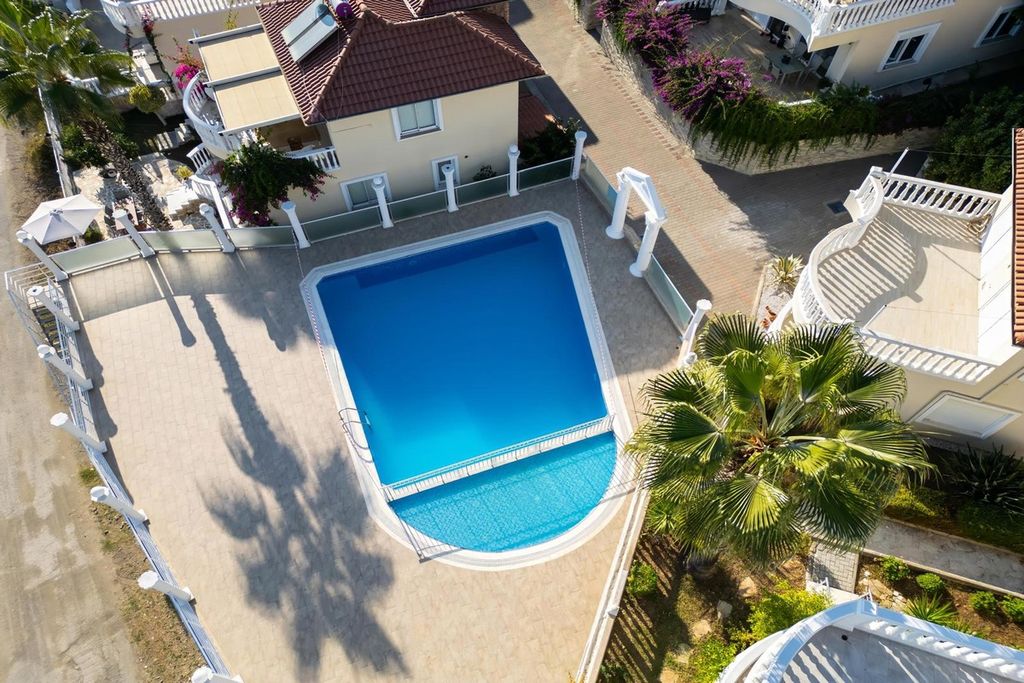 Property photo 2 of 30 Modern Alanya Villa With Heated Indoor Shared Pool – Ideal For Year-Round Living