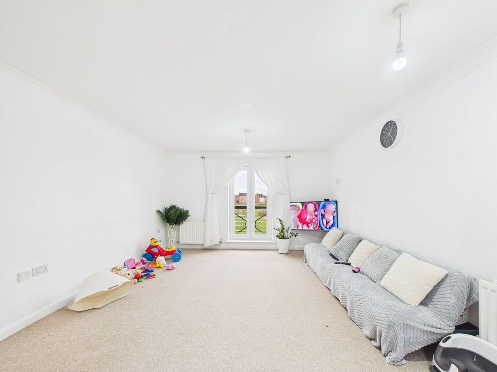 Property photo 3 of 11