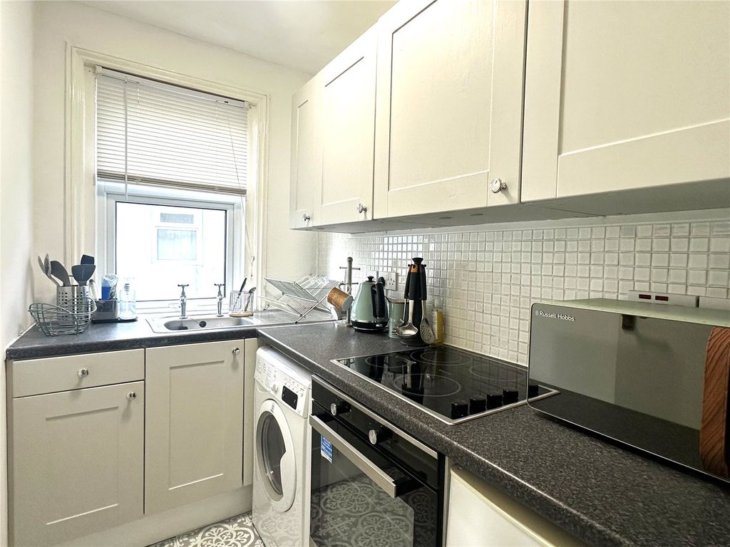 Property photo 2 of 6 Picture No. 14