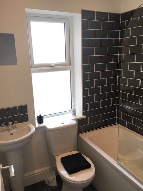 Property photo 3 of 7 Bathroom