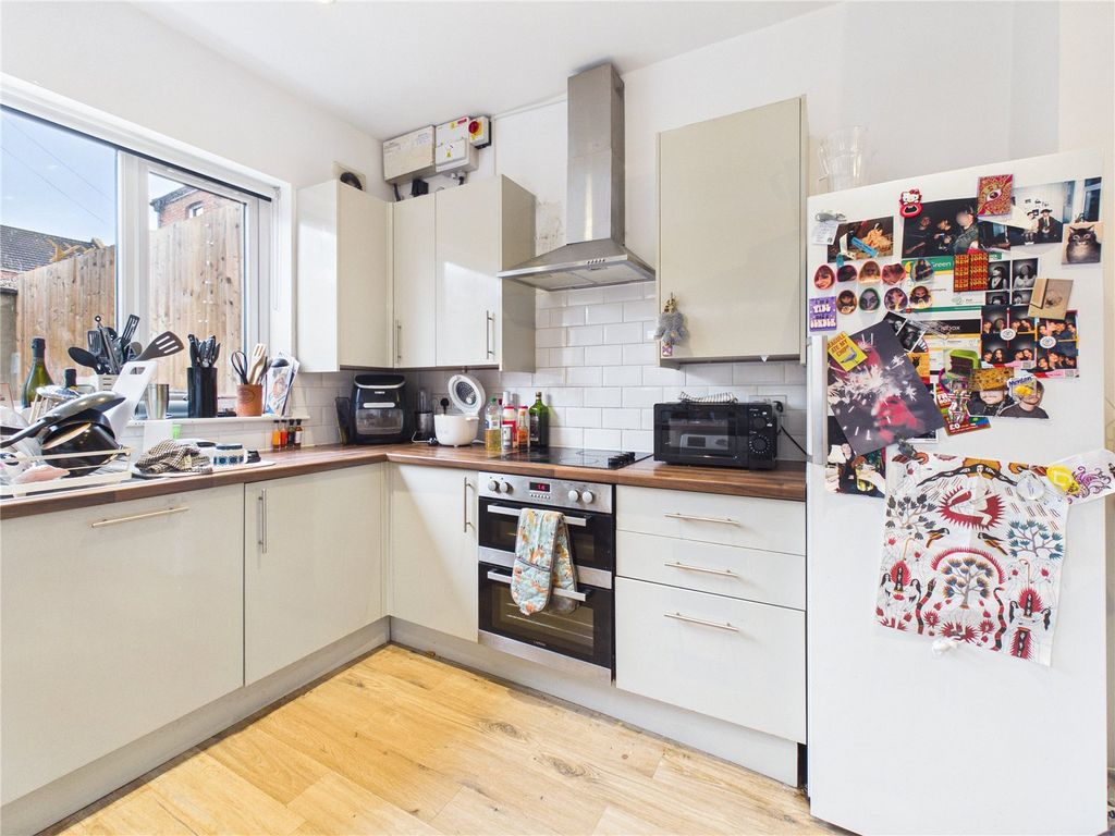 Property photo 1 of 18 Picture No. 06