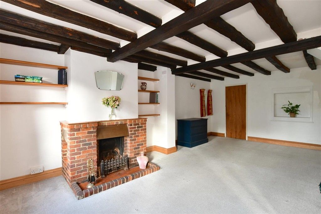 Property photo 2 of 14 Lounge.