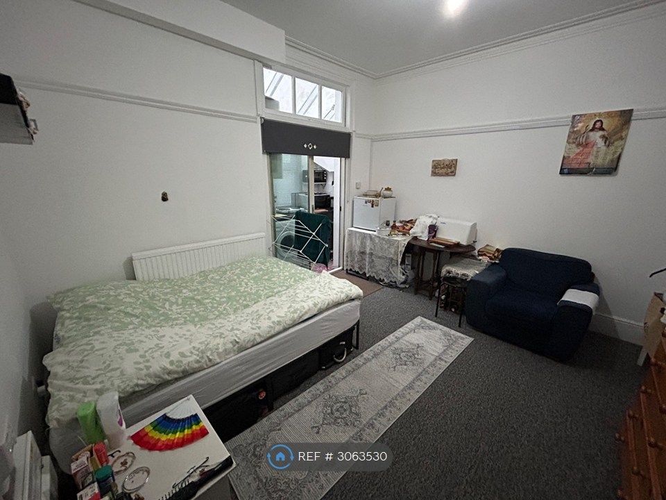 Property photo 3 of 4