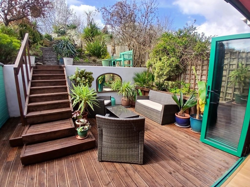 Property photo 2 of 20