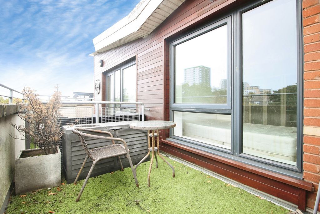 Property photo 2 of 23 Pbox-Img.Jpg