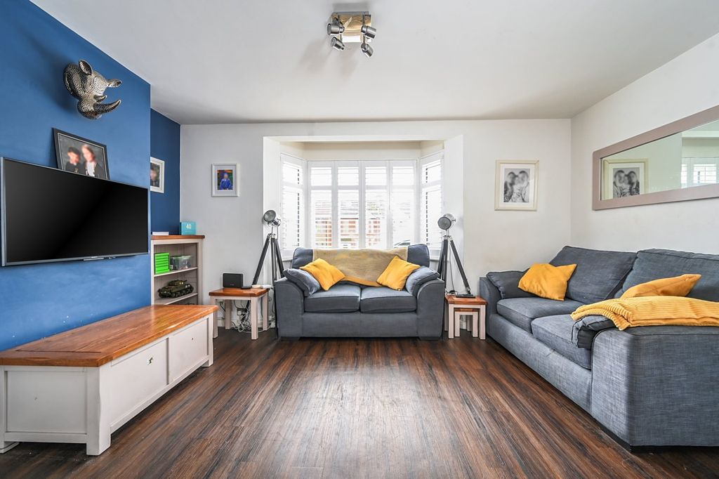 Property photo 2 of 28 Picture No. 16